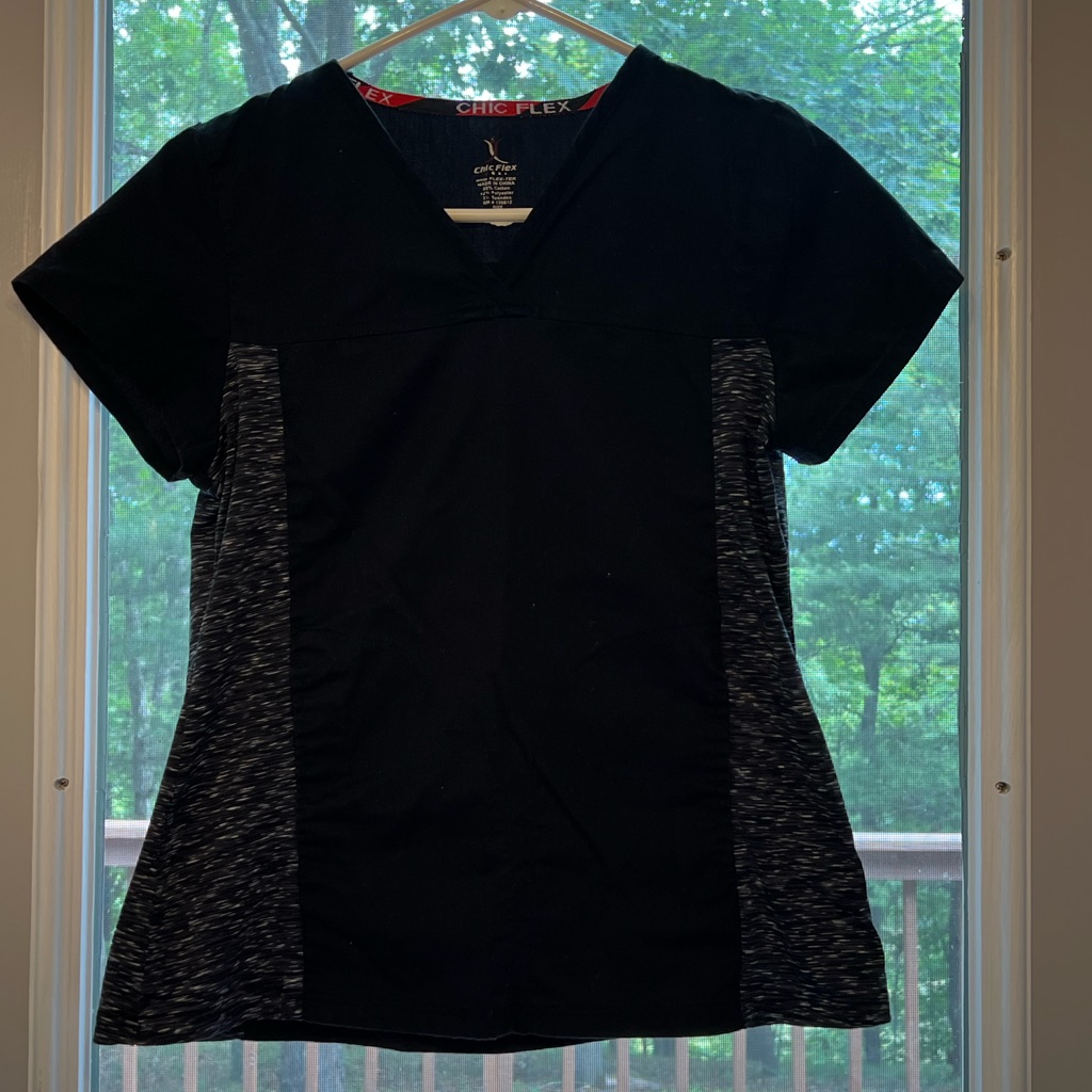 Chic Flex Scrub Top
